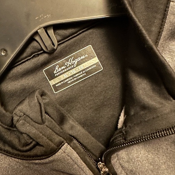 Men's 1/4 zip Sweater - Picture 4 of 5